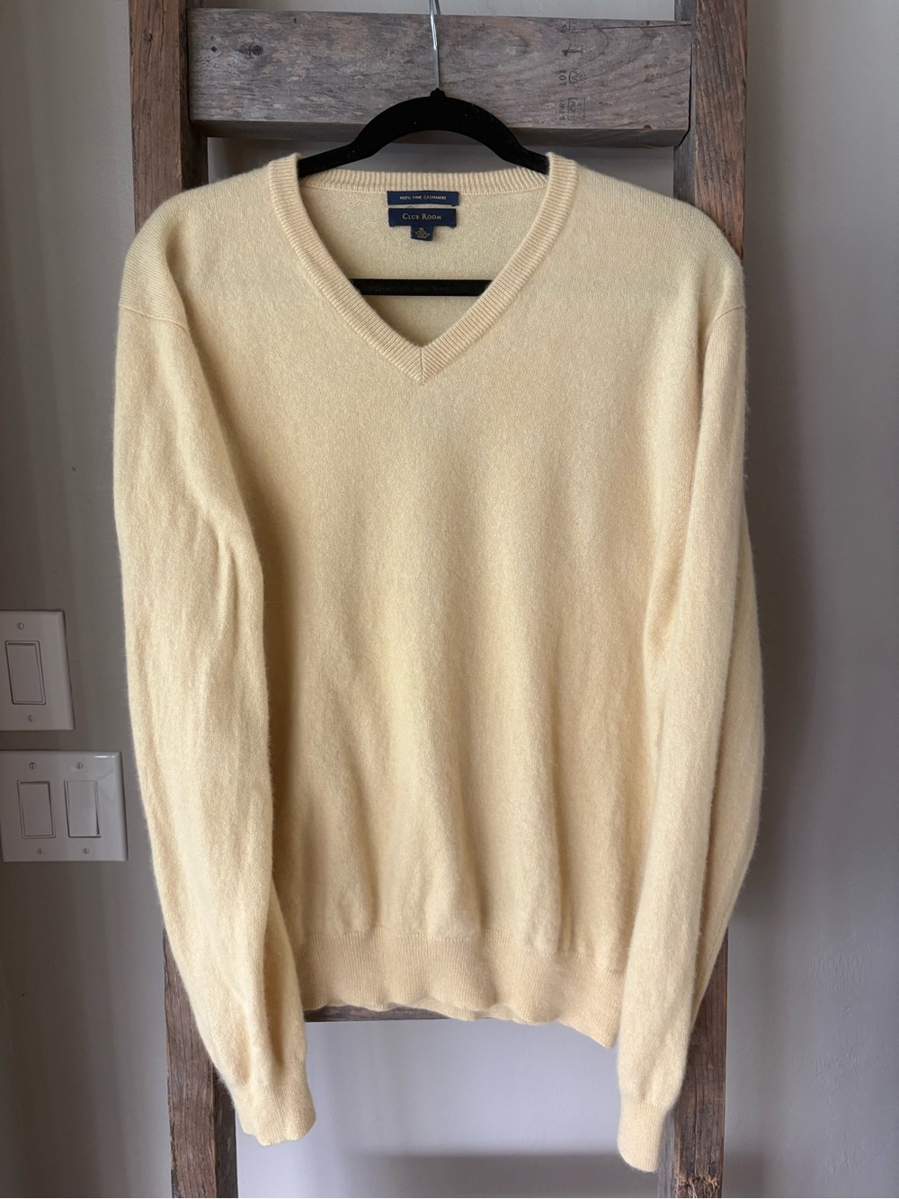 100% Cashmere Club Room Men's Cashmere V Neck Sweater XL Butter Yellow